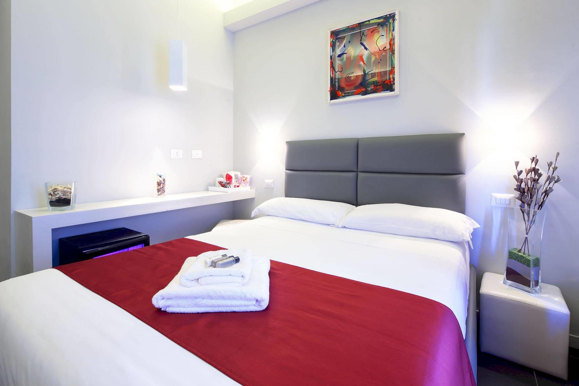Nearhome Smart Suites Guest House Rome Exterior photo