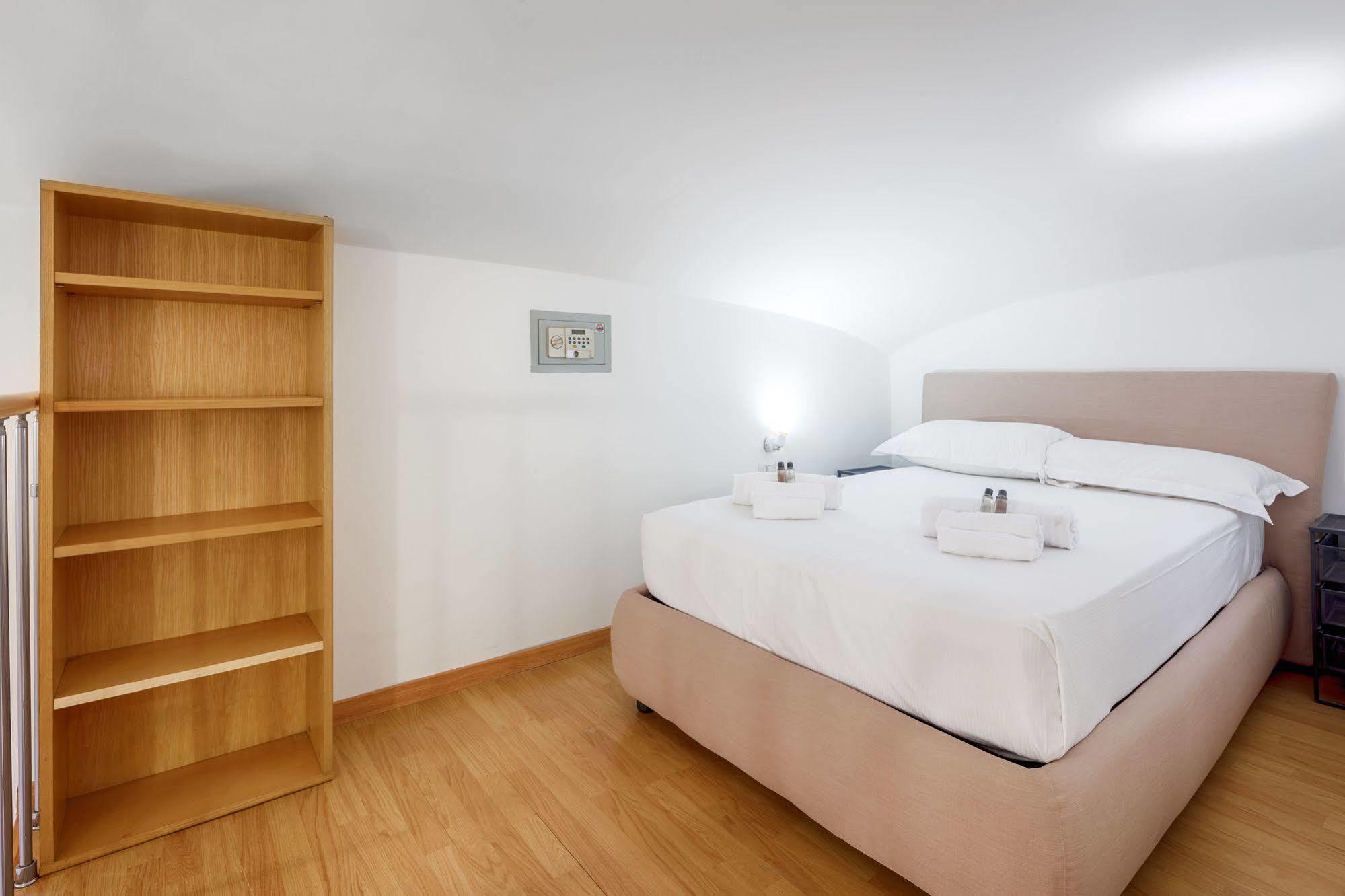 Nearhome Smart Suites Guest House Rome Exterior photo
